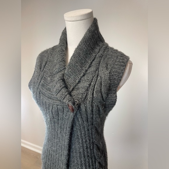 Design History Chunky Dark Gray Cabincore Cozy Wrap Sweater Vest - Picture 3 of 11